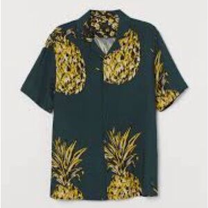 H&M green and yellow pineapple button down patterned resort shirt